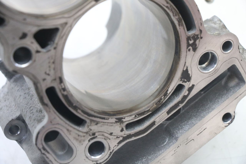 photo de CILINDRO PISTON YAMAHA YP T-MAX TMAX 530 (2017 - 2020) - Primer plano de alta resolución