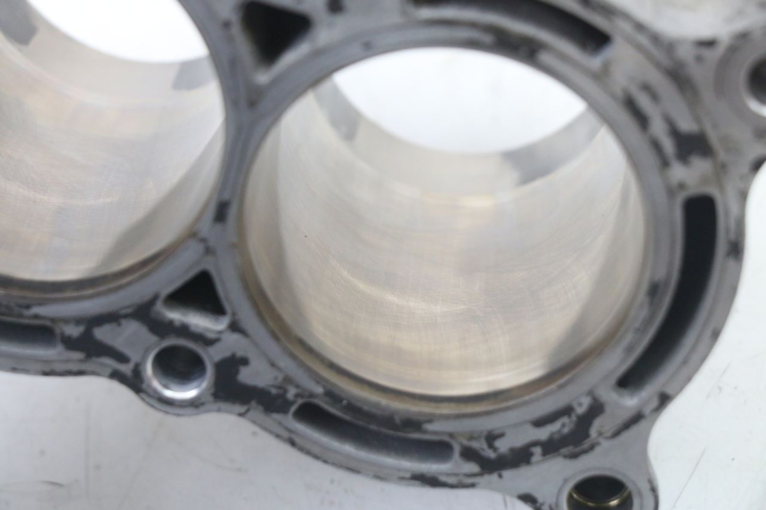 photo de CILINDRO PISTON YAMAHA YP T-MAX TMAX 530 (2017 - 2020) - Enfoque en la estructura