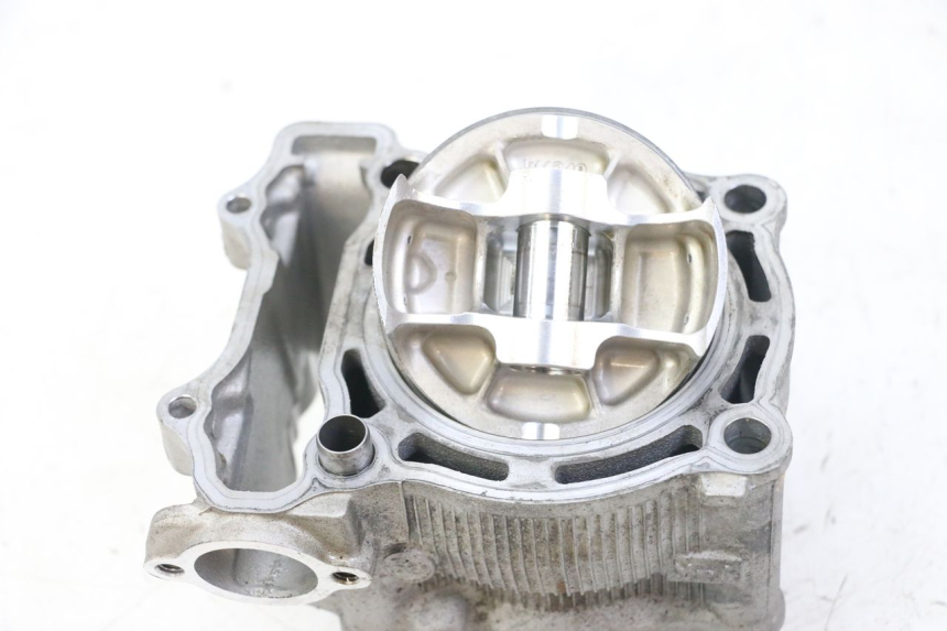 photo de CILINDRO PISTON YAMAHA YZ-F YZF 250 (2007 - 2013) - Enfoque en la estructura