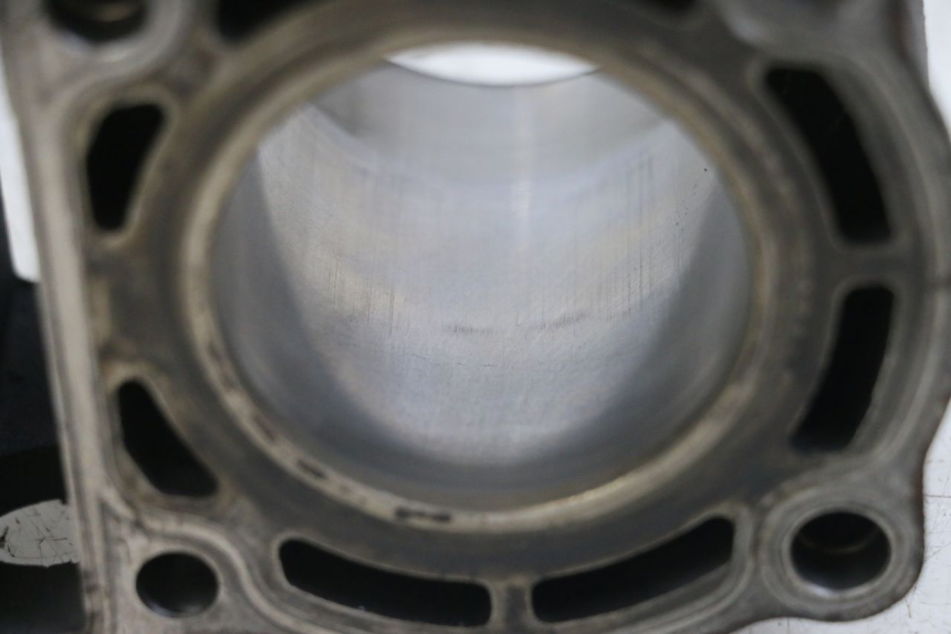 photo de CILINDRO PISTÓN YAMAHA YP MAJESTY 125 (2002 - 2006) - Estado de la superficie y material