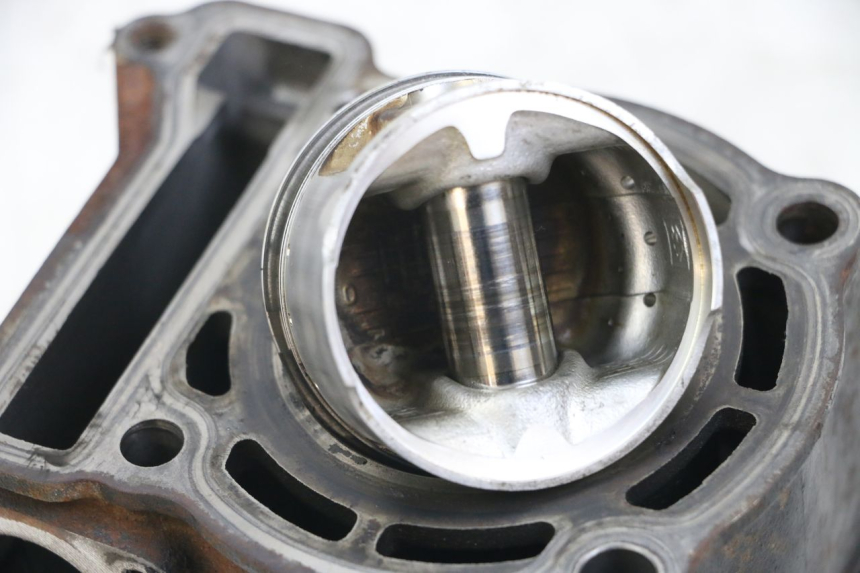 photo de CILINDRO PISTÓN YAMAHA YP MAJESTY 125 (2002 - 2006) - Recambio usado revisado