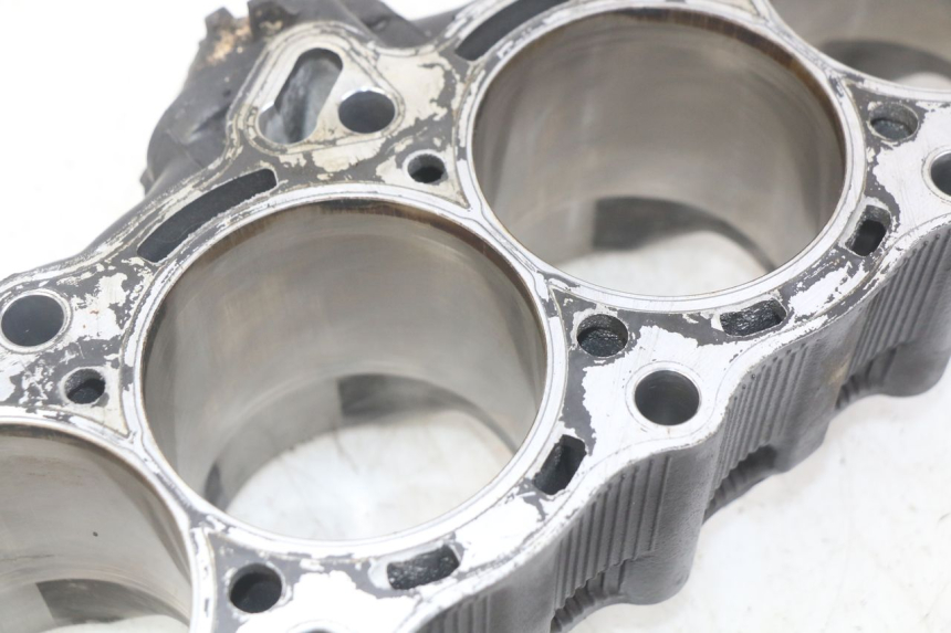 photo de CILINDRO PISTÓN YAMAHA YZF R1 1000 (2007 - 2008) - Primer plano de alta resolución