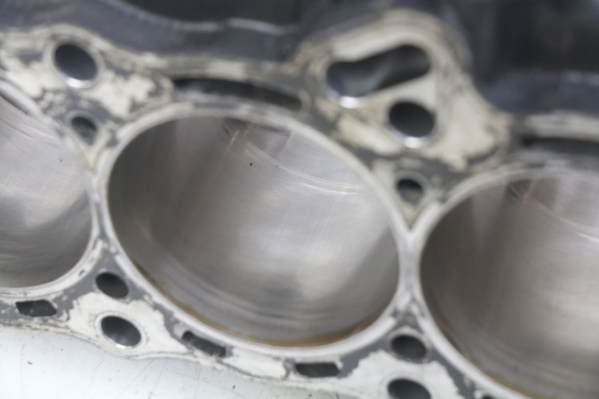 photo de CILINDRO PISTÓN YAMAHA YZF R1 1000 (2007 - 2008) - Enfoque en la estructura