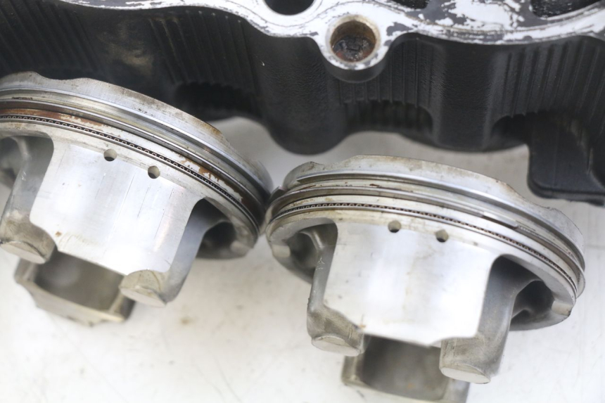 photo de CILINDRO PISTÓN YAMAHA YZF R1 1000 (2007 - 2008) - Primer plano técnico