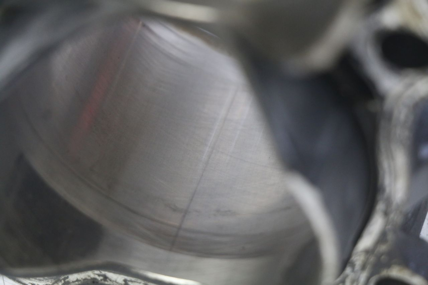 photo de CILINDRO PISTÓN YAMAHA YZF R1 1000 (2007 - 2008) - Primer plano técnico