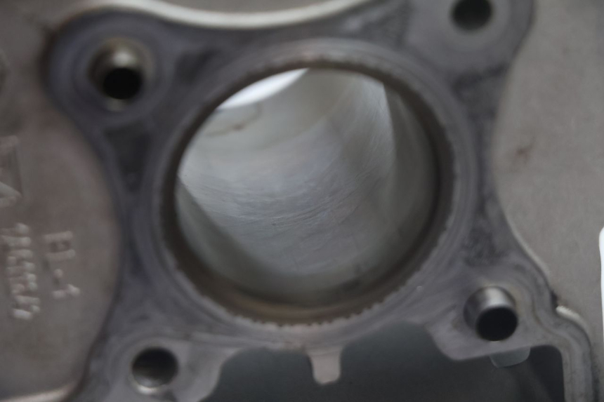 photo de CILINDRO PISTON PIAGGIO ZIP IGET 4T 50 (2021 - 2023) - Zoom sobre los componentes