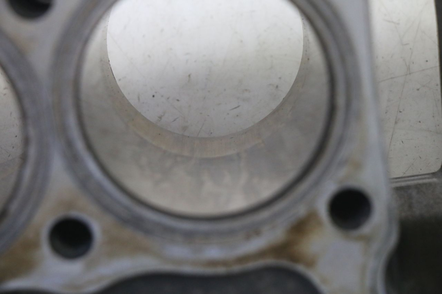 photo de CILINDRO PISTON KAWASAKI ZR 7 750 (1999 - 2004) - Zoom sobre los componentes