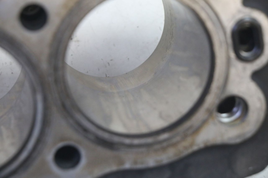 photo de CILINDRO PISTON KAWASAKI ZR 7 750 (1999 - 2004) - Enfoque en la estructura