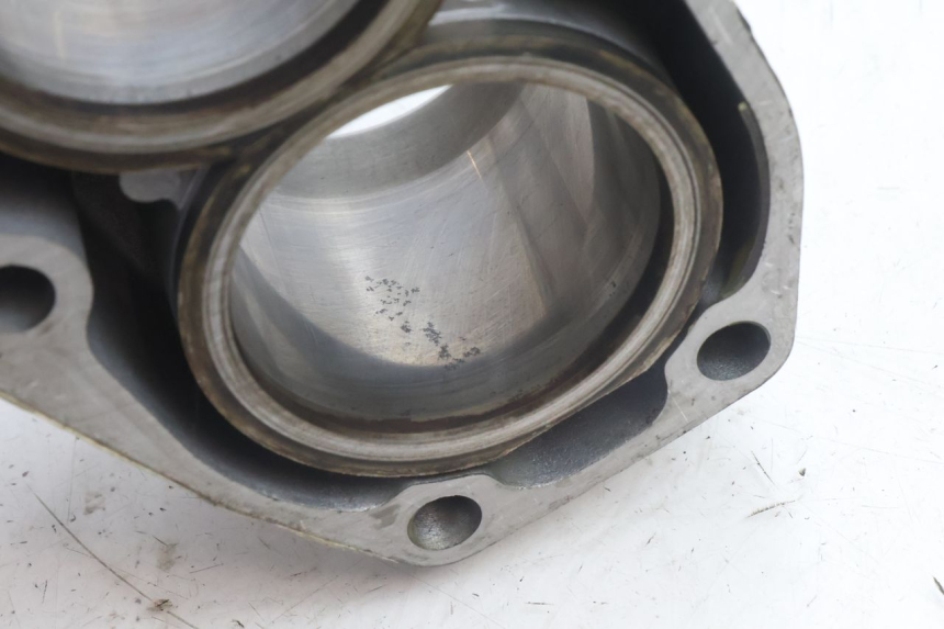 photo de CILINDRO PISTON KAWASAKI ZZR 600 (1995 - 2004) - Primer plano técnico