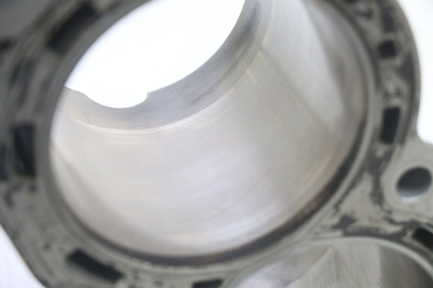 photo de CILINDRO YAMAHA TDM ABS 900 (2002 - 2014) - Detalles de los puntos de fijación