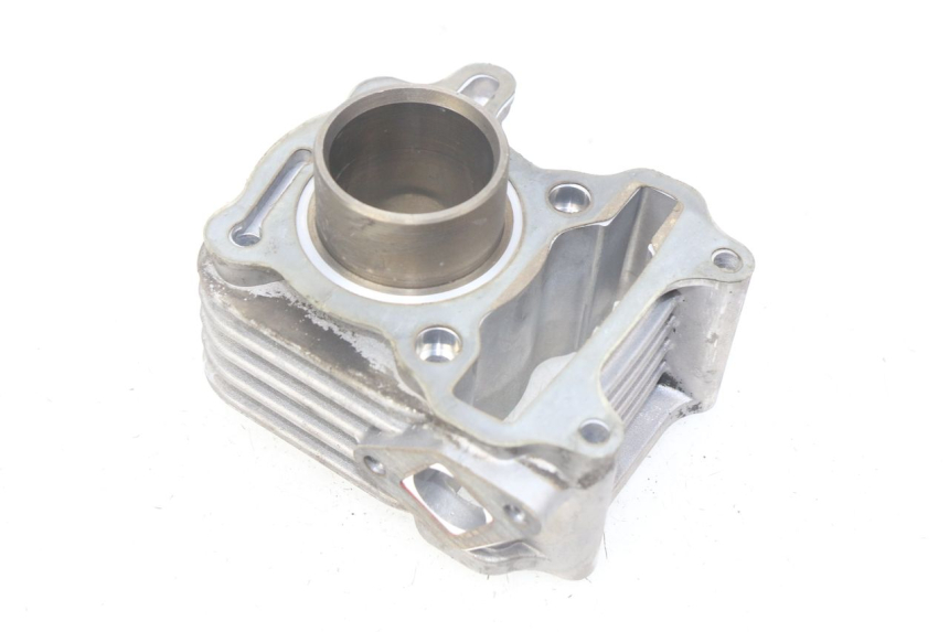 photo de CILINDRO PEUGEOT TWEET ACTIVE 4T 50 (2018 - 2022) - Detalles de los puntos de fijación