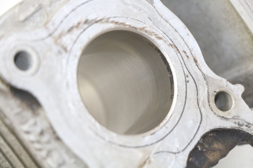 photo de CILINDRO PEUGEOT VIVACITY NEW 4T 50 (2008 - 2017) - Primer plano técnico