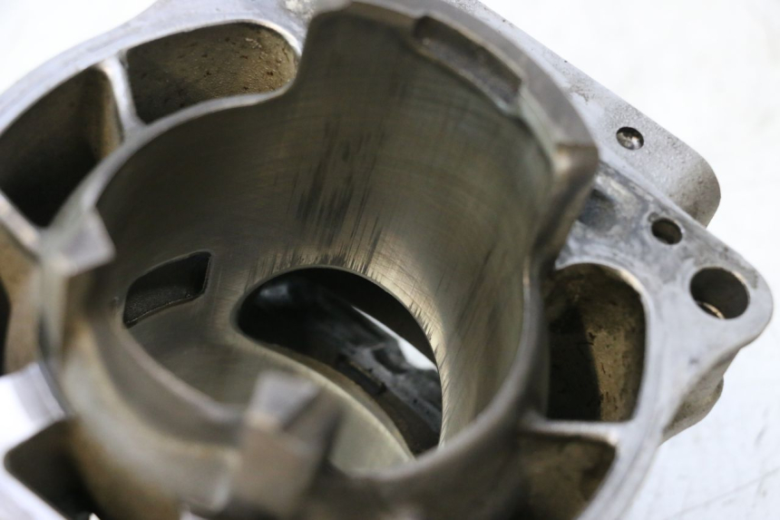 photo de CILINDRO YAMAHA WAVE RUNNER GP R 1200 (2000 - 2003) - Detalle de la pieza