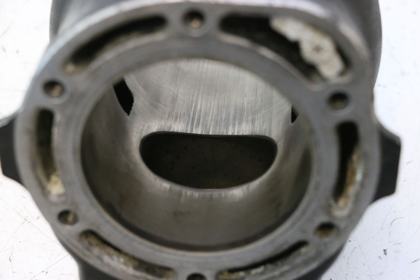photo de CILINDRO YAMAHA WAVE RUNNER GP R 1200 (2000 - 2003) - Características distintivas