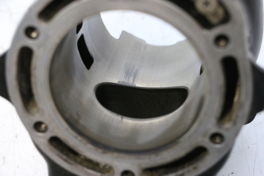 photo de CILINDRO YAMAHA WAVE RUNNER GP R 1200 (2000 - 2003) - Primer plano de alta resolución