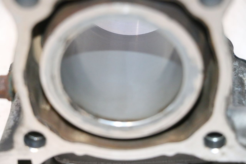 photo de CILINDRO YAMAHA XMAX X-MAX 125 (2006 - 2009) - Primer plano técnico