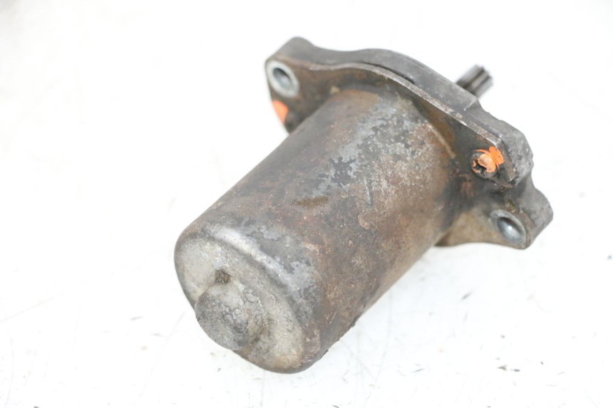 photo de MOTOR DE ARRANQUE MBK BOOSTER SPIRIT NAKED 50 (2004 - 2017) - Primer plano técnico