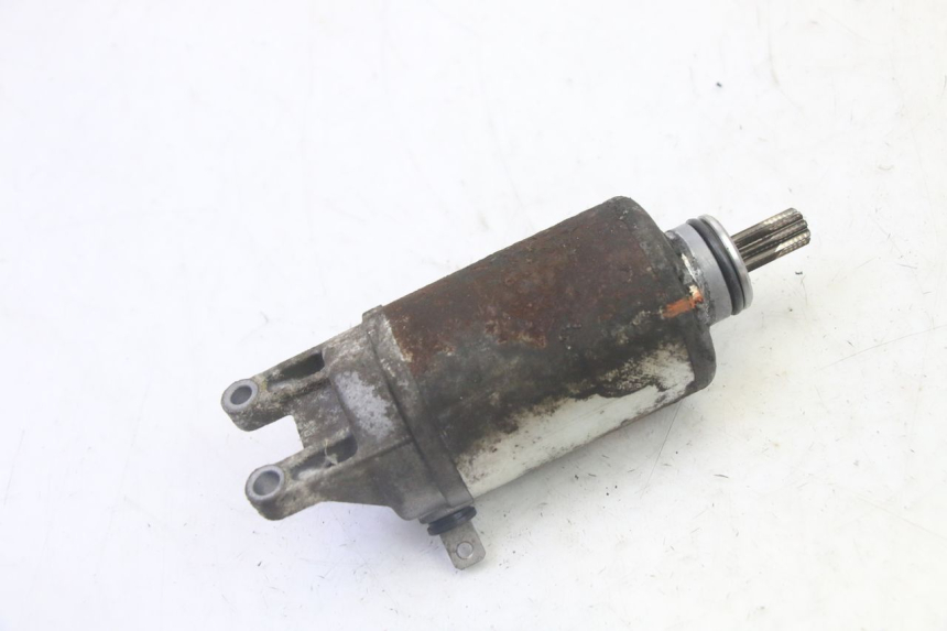 photo de MOTOR DE ARRANQUE. SUZUKI BURGMAN 125 (2007 - 2014) - Detalles de los puntos de fijación