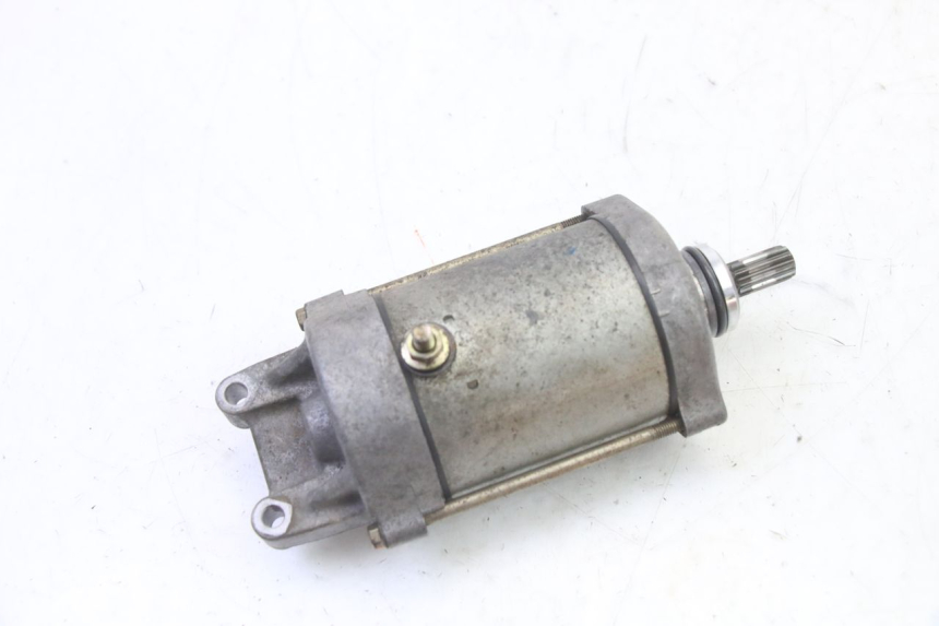 photo de MOTOR DE ARRANQUE HONDA CBR RR FIREBLADE 900 (1992 - 1994) - Primer plano técnico