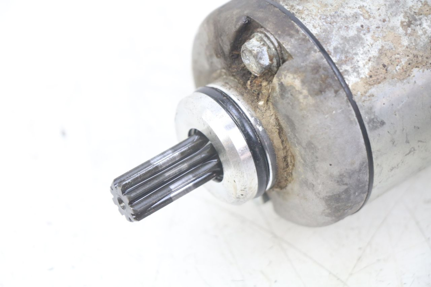 photo de MOTOR DE ARRANQUE HONDA CRF CR-F 125 (2022 - 2023) - Primer plano técnico