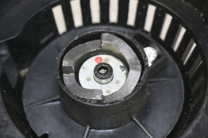 photo de MOTOR DE ARRANQUE POCKET BIKE CROSS 50 - Zoom estado de uso