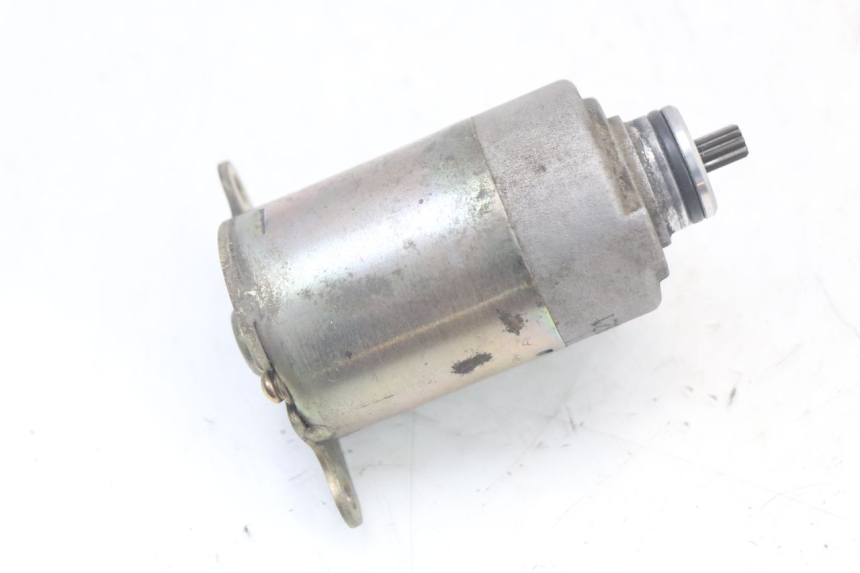 photo de MOTOR DE ARRANQUE SYM CROX 4T 50 (2016 - 2023) - Primer plano técnico