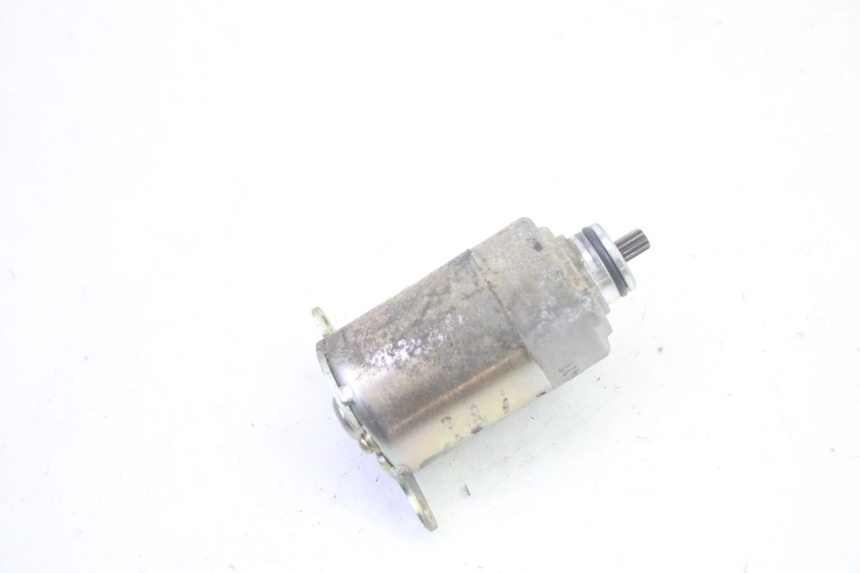 photo de MOTOR DE ARRANQUE SYM CROX 4T 50 (2016 - 2023) - Primer plano técnico