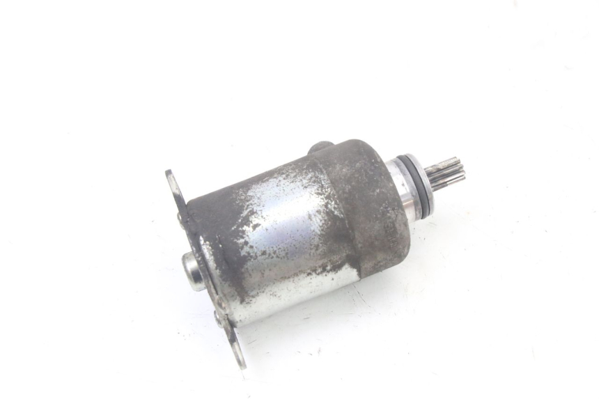 photo de MOTOR DE ARRANQUE KYMCO DINK STREET 125 (2009 - 2014) - Primer plano técnico