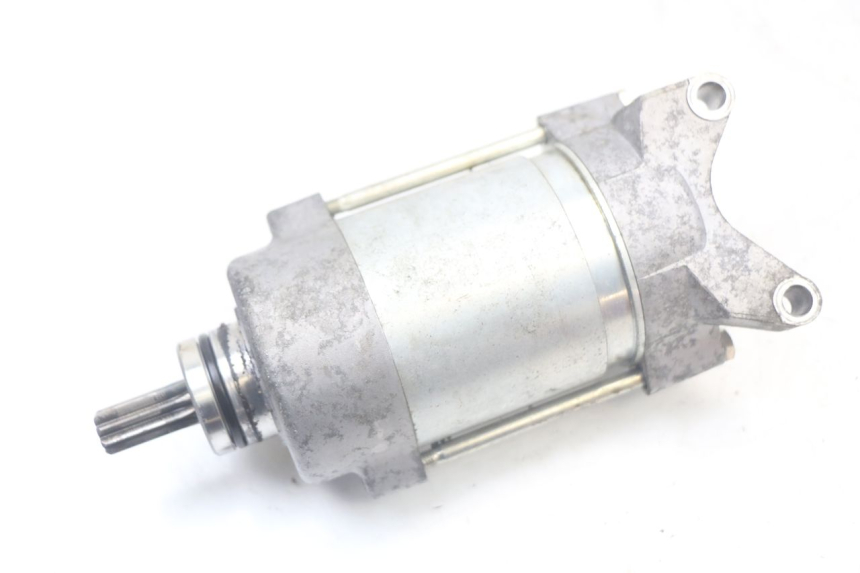 photo de MOTOR DE ARRANQUE. YAMAHA FJR ABS 1300 (2006 - 2012) - Primer plano técnico