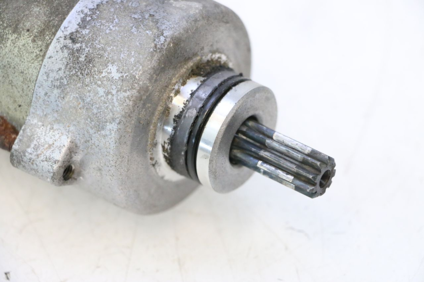 photo de ARRANQUE YAMAHA FJR 1300 (2001 - 2005) - Primer plano técnico