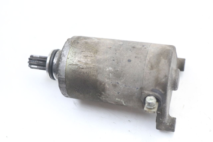 photo de ARRANQUE SUZUKI GZ MARAUDER 125 (1998 - 2004) - Primer plano técnico