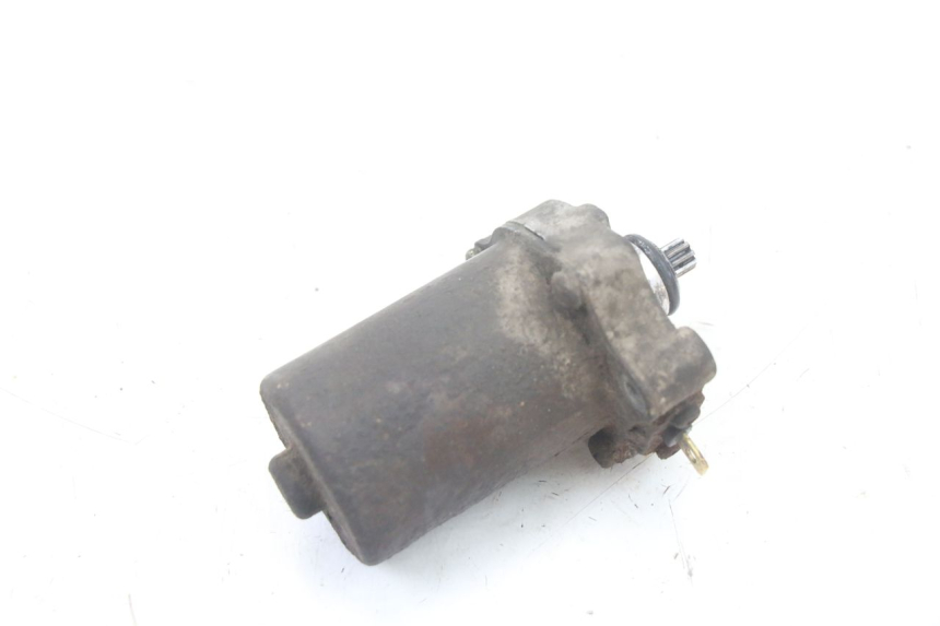 photo de MOTOR DE ARRANQUE. HONDA SCV LEAD 100 (2003 - 2007) - Primer plano técnico