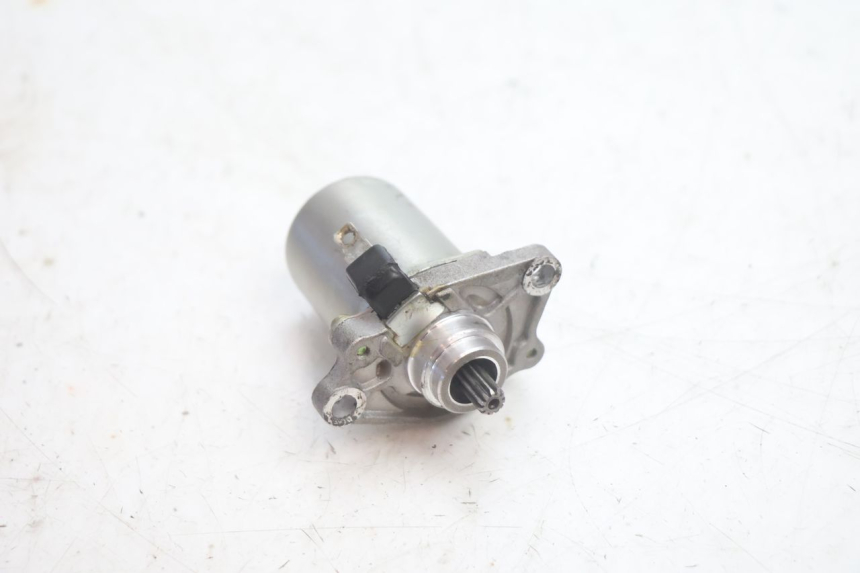 photo de MOTOR DE ARRANQUE PEUGEOT KISBEE 2T 50 (2010 - 2017) - Detalles de los puntos de fijación