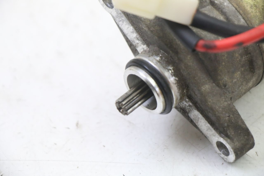 photo de MOTOR DE ARRANQUE PEUGEOT KISBEE 4T 50 (2018 - 2022) - Zoom estado de uso