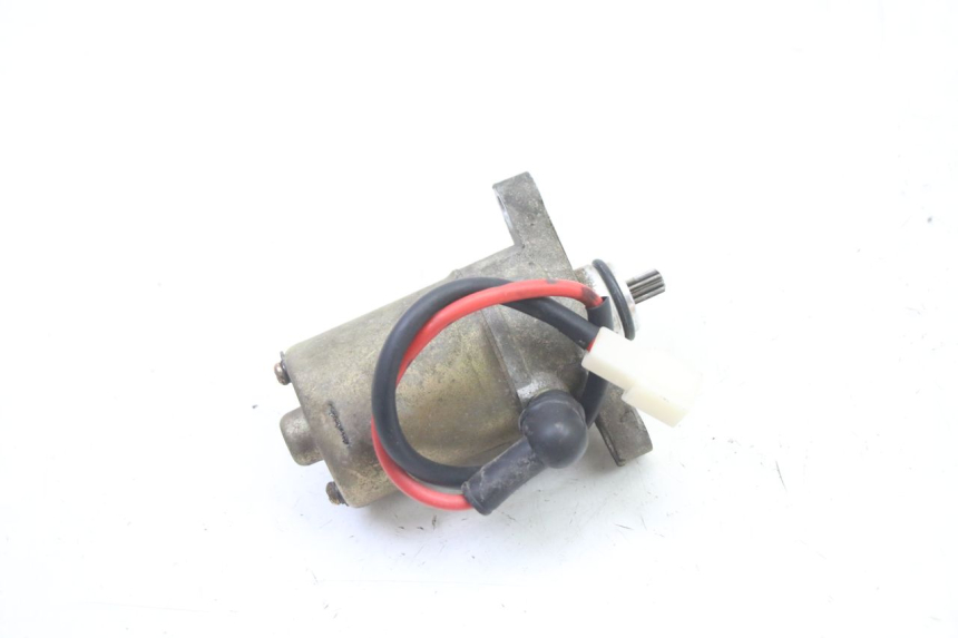 photo de MOTOR DE ARRANQUE PEUGEOT KISBEE 4T 50 (2018 - 2022) - Otra perspectiva