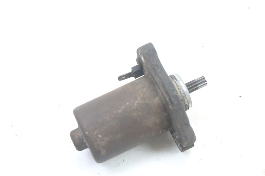 photo de MOTOR DE ARRANQUE MBK BOOSTER SPIRIT NAKED 50 (2004 - 2017) - Primer plano técnico