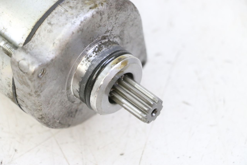 photo de ARRANQUE HONDA NTV DEAUVILLE 650 (2001 - 2006) - Primer plano técnico