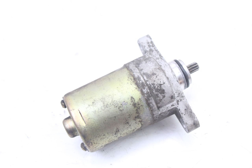 photo de MOTOR DE ARRANQUE PEUGEOT KISBEE 4T 50 (2018 - 2022) - Primer plano técnico