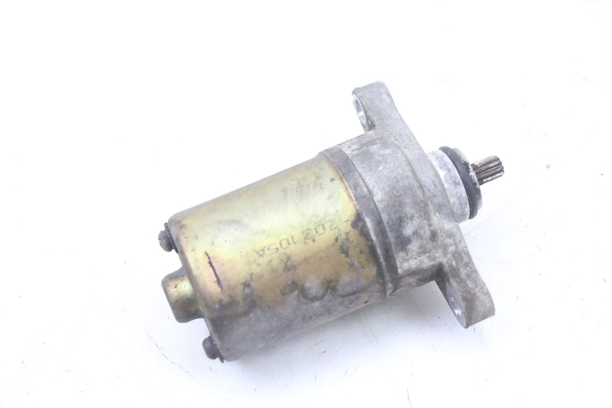 photo de MOTOR DE ARRANQUE PEUGEOT KISBEE 4T 50 (2018 - 2022) - Primer plano técnico