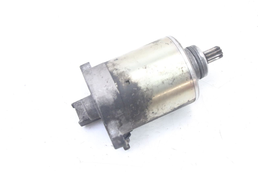 photo de MOTOR DE ARRANQUE PIAGGIO VESPA GRANTURISMO 125 (2003 - 2007) - Primer plano técnico