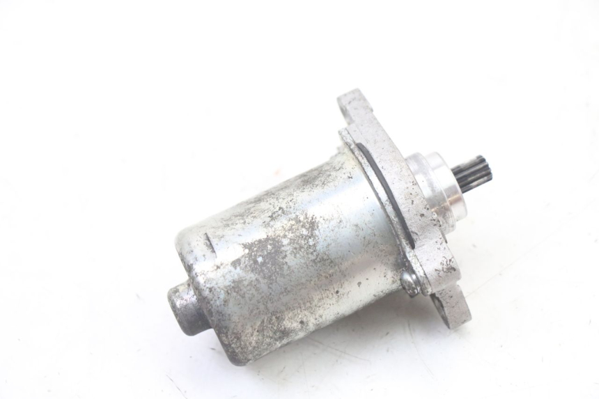 photo de MOTOR DE ARRANQUE PIAGGIO VESPA S 2T 50 (2007 - 2014) - Primer plano técnico