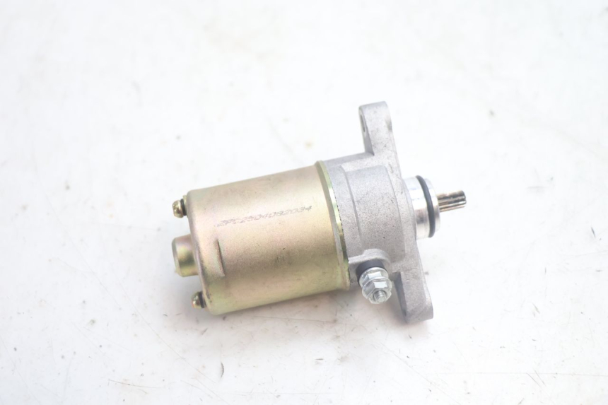 photo de ARRANQUE JM MOTORS R-MAX TECH 50 (2024 - 2026) - Otra perspectiva