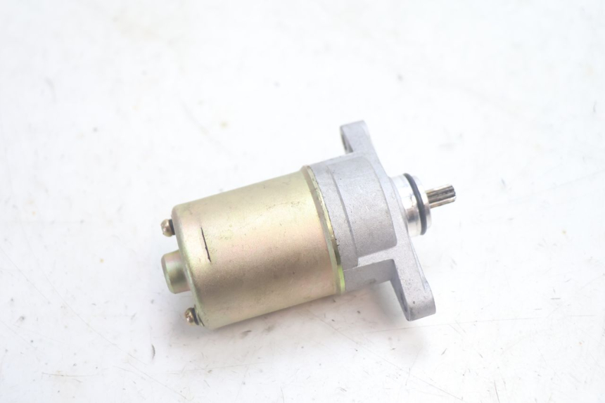 photo de ARRANQUE JM MOTORS R-MAX TECH 50 (2024 - 2026) - Primer plano técnico