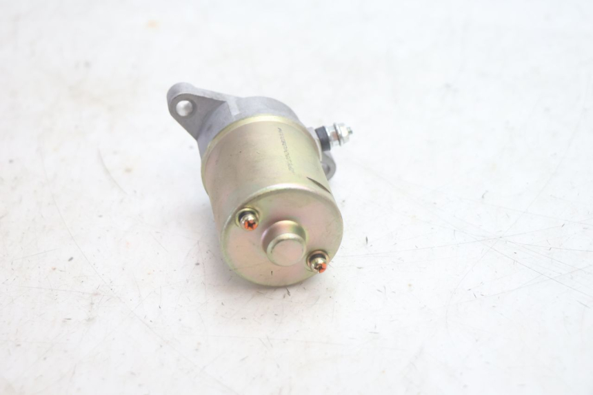 photo de ARRANQUE JM MOTORS R-MAX TECH 50 (2024 - 2026) - Detalles de los puntos de fijación
