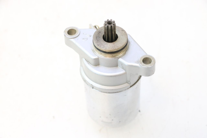 photo de MOTOR DE ARRANQUE KEEWAY RY6 2T 50 (2011 - 2019) - Otra perspectiva