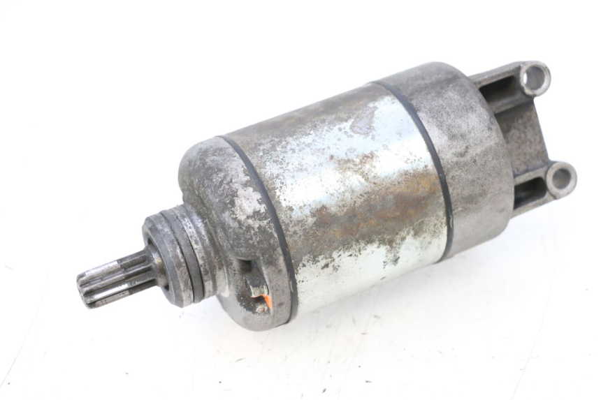 photo de MOTOR DE ARRANQUE. PEUGEOT SATELIS COMPRESSOR K15 125 (2006 - 2009) - Primer plano técnico
