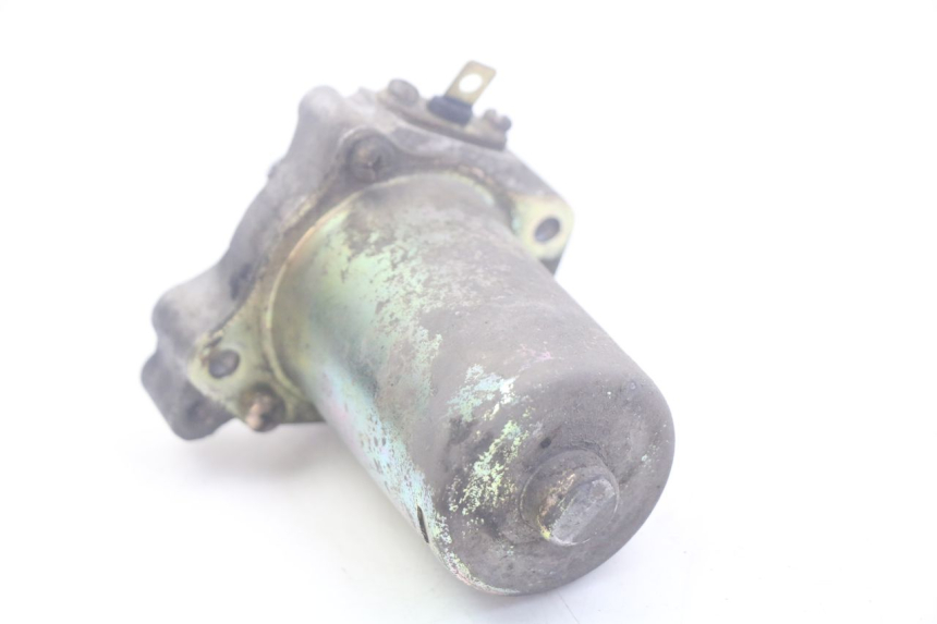 photo de MOTOR DE ARRANQUE APRILIA SCARABEO 100 (2003 - 2012) - Primer plano técnico