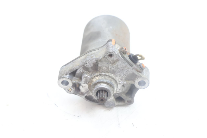 photo de MOTOR DE ARRANQUE. HONDA SCV LEAD 100 (2003 - 2007) - Primer plano técnico