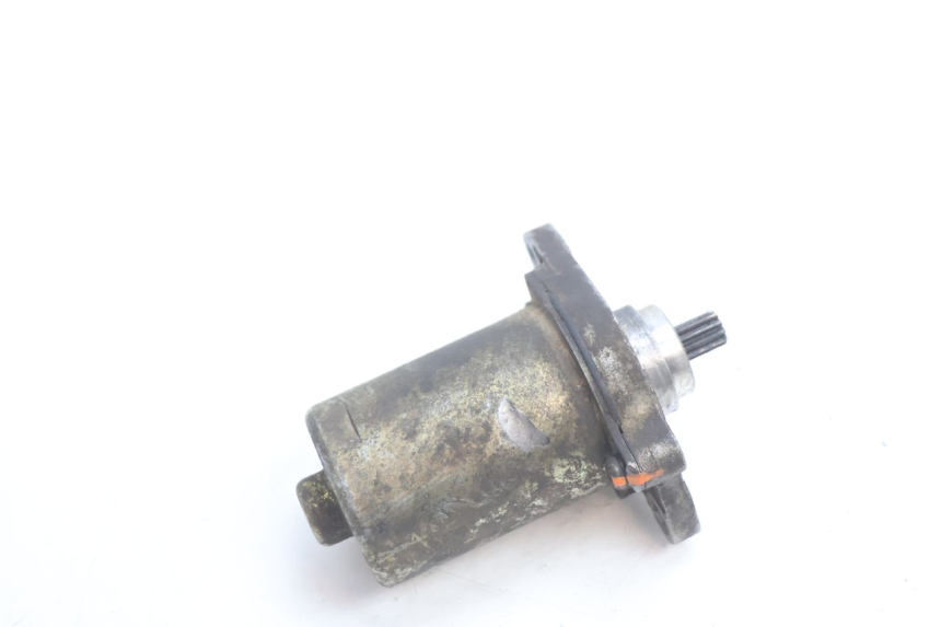 photo de MOTOR DE ARRANQUE PEUGEOT TREKKER 50 (1995 - 2004) - Primer plano técnico