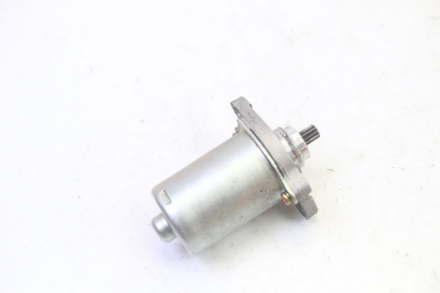 photo de MOTOR DE ARRANQUE PIAGGIO VESPA S 2T 50 (2007 - 2014) - Primer plano técnico